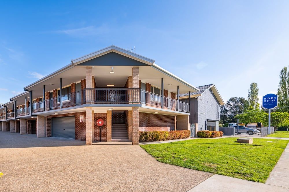 River Motel - קינביאן - בניין