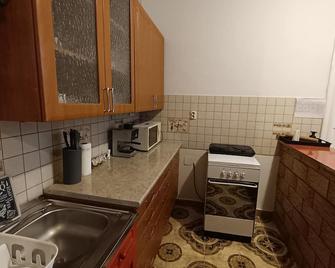 Nice apartment with WiFi in charming Budapest - Βουδαπέστη - Κουζίνα
