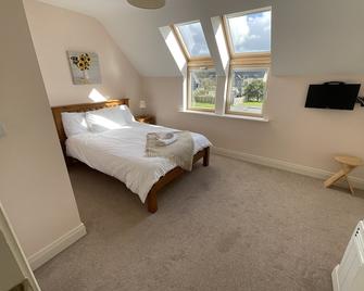 Sea Breeze Holiday Home - Enniscrone - Bedroom