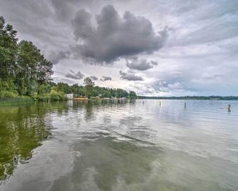 Charming Updated Retreat Walk to Lake St - Lake Stevens - Vista del exterior