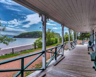 Evangeline's Tower Bed & Breakfast - Parrsboro