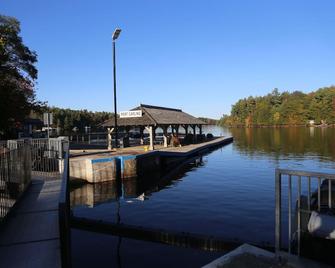 Perfect Getaway in the heart of Muskoka - Port Carling - Outdoors view