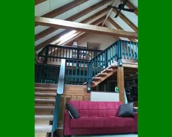 Gorgeous and cozy cabin in the Finger Lakes - Moravia - Living room