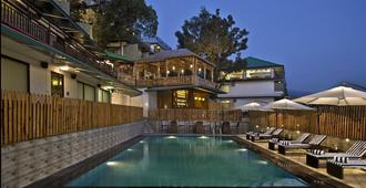 Fortune Park Moksha - Member Itc Hotel Group - Dharamsala - Zwembad