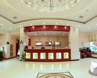 Greentree Inn Tianjin Wuqing Yongyangw)road Renmin Hospital Express Hotel - Тіанджін - Рецепція