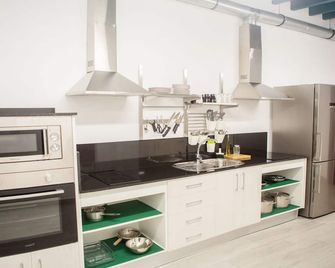 Vivian's Guest House Auto Check-in - Jerez de la Frontera - Dapur