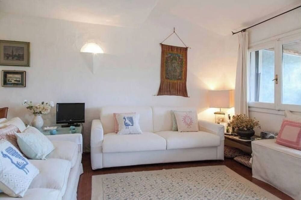 House First 75 Sq. M. Residence 'Cala Ruja' Via Monti Di Mola Location Abbiadori - Abbiadori - غرفة معيشة