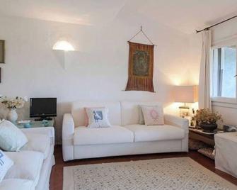 House First 75 Sq. M. Residence \'Cala Ruja\' Via Monti Di Mola Location Abbiadori - Abbiadori - Living room