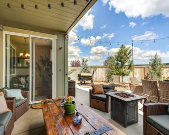 Flagstaff Home with Backyard Oasis 38 Mi to Sedona! - Bellemont - Balcony