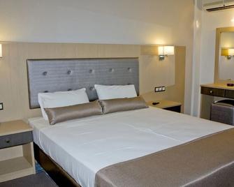 Lintzi Hotel - Arkoudi - Camera da letto