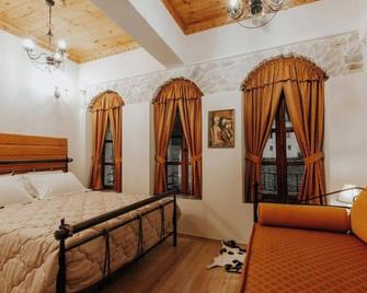 Hotel Ss Kekezi - Gjirokastër - Bedroom