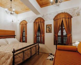 Hotel Ss Kekezi - Gjirokastra - Schlafzimmer