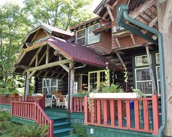 Sprawling Estate w/ Sauna On The Water, Mountain Views close to Saranac Lake. - Saranac Lake - Building