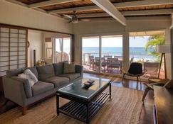 Waimea Bay Shoreline House - Haleiwa