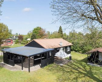Pet Friendly Home In Odder With Wifi - Odder - Bygning