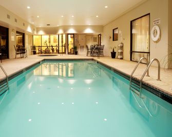 Holiday Inn Express & Suites Sulphur (Lake Charles) By IHG - Sulphur - Piscina