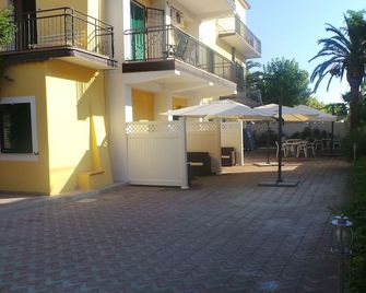 Villa Lisa - Corigliano Calabro - Vista del exterior