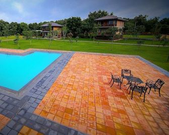 Kaveri Ayurveda Resort - Sigiriya - Piscina