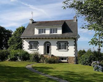 Chambres D'Hotes Au Coeur De Breizh - Plouguernével - Edificio