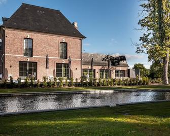 Les Jardins de Joséphine - Le Manoir - Évreux - Building