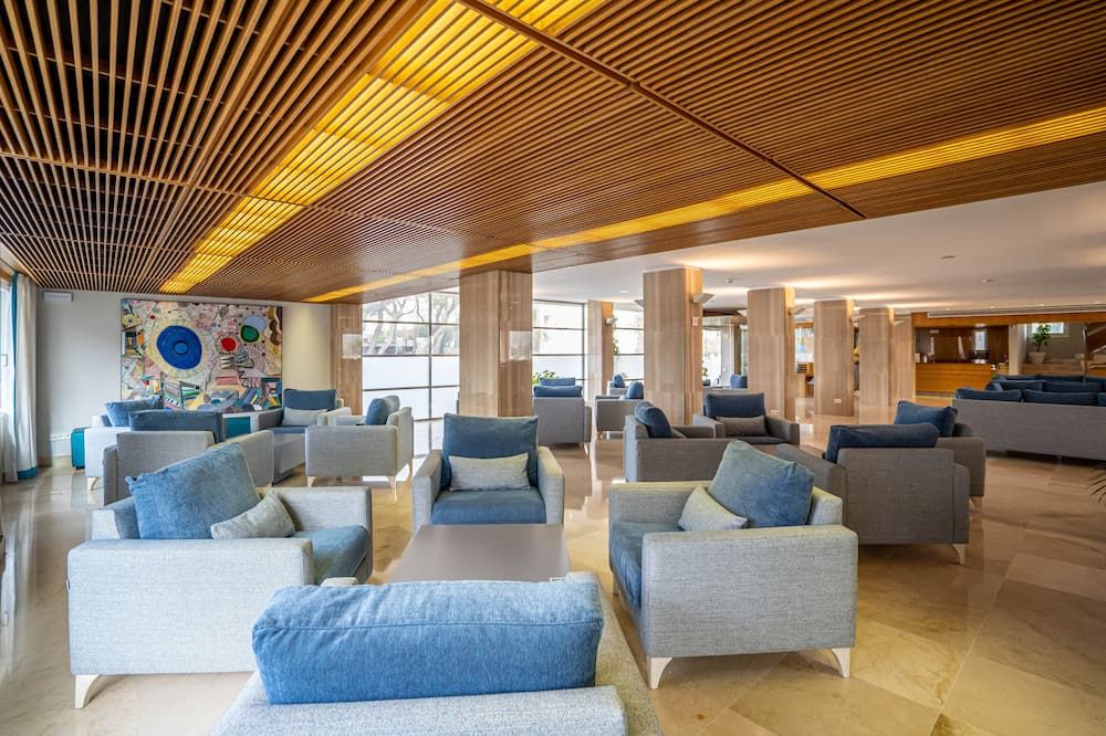 Leman Hotel y Apartamentos