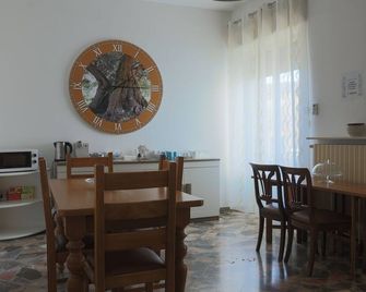 Bed&bread Piazza 'nzegna - Carovigno - Jídelna