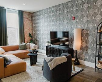 The Eleanor- Modern Downtown 2 Bedroom Apartment - Chillicothe