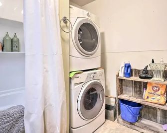 Idyllic Española Casita w/ Charcoal Grill - Española - Wasserette