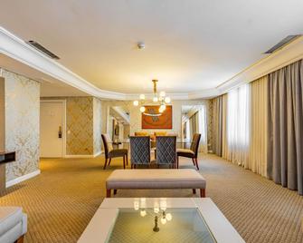 Grand Mercure Curitiba Rayon - คูริชิบา - ห้องนอน