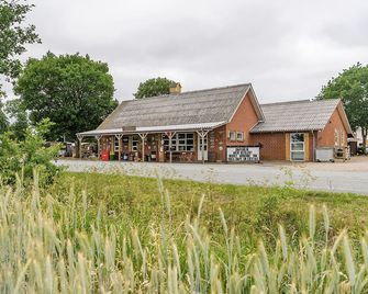 Knaplund Destillery - Tarm - Building