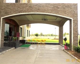 Hotel Darshan - Mahesāna - Patio