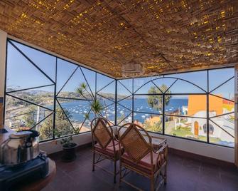 Hotel La Cupula - Copacabana - Balkon