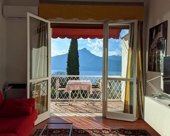 Garda Panoramic House - San Zeno di Montagna - Balcone