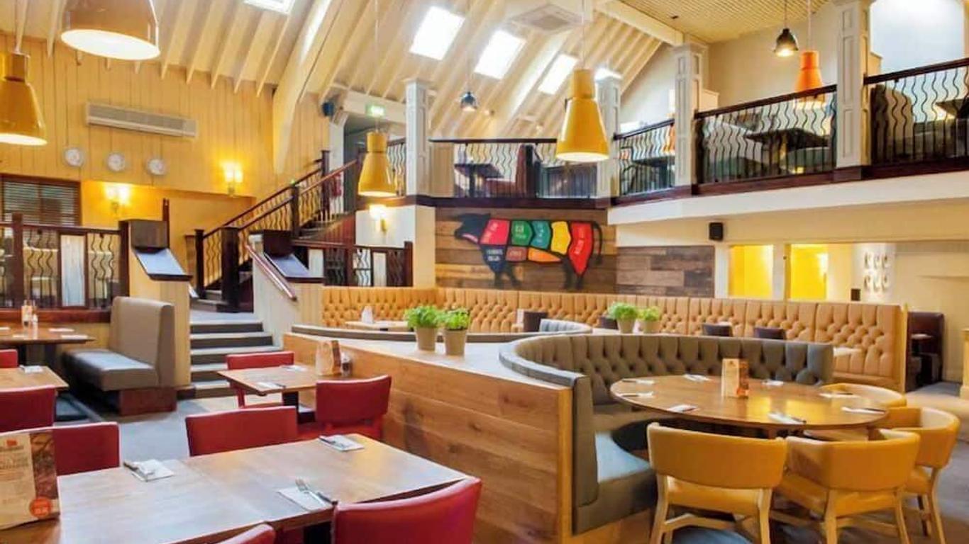 Premier Inn Milton Keynes Central - Xscape