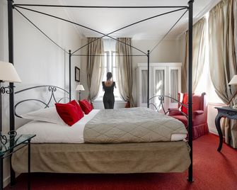 Hôtel de L'univers - Arras - Bedroom