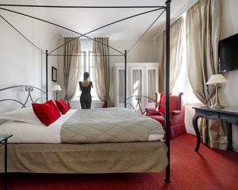 Hôtel de L'univers - Arras - Bedroom