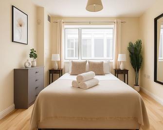 Modern 2-Bed flat Heart of Wembley - Wembley - Bedroom