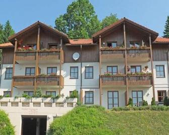 Holiday apartment Bodenmais for 1 - 3 persons with 1 bedroom - Holiday apartment - Bodenmais - Gebäude