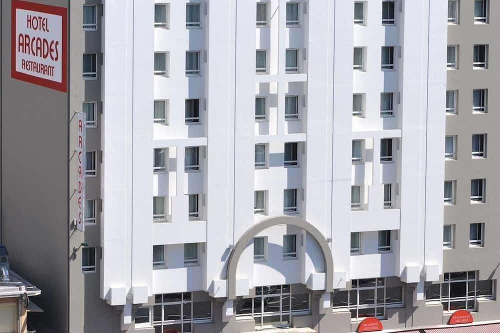 Hotel Arcades - לורד - בניין