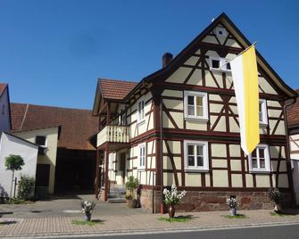 Gemütliche FeWo im Fachwerkhaus - Schönau an der Brend - Building