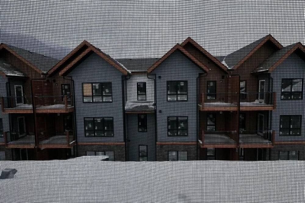 3br, 1250sqft, Nature, Hot Tub, King Beds, Pets Ok - Dead Man's Flats - مبنى