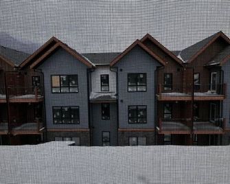 3br, 1250sqft, Nature, Hot Tub, King Beds, Pets Ok - Dead Man's Flats - Edificio