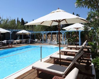 Villa Katerina - Parikia - Pool