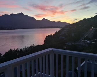 De Lavender Lake View House - Queenstown - Parveke
