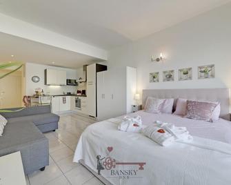 'Cuore di Rose' Parking - Welcome Set, Netflix, for 4 Persons -By EasyLife Swiss - Lugano - Quarto