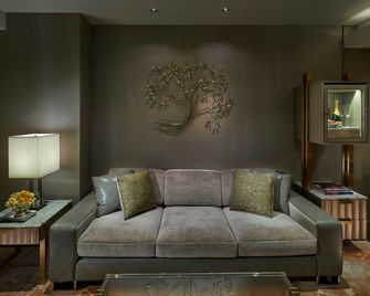 The Landmark Mandarin Oriental, Hong Kong - Hong Kong - Living room