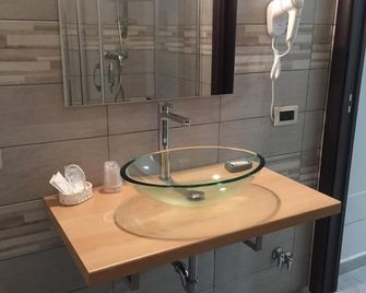 Hotel Palace Gioia Tauro - Gioia Tauro - Baño