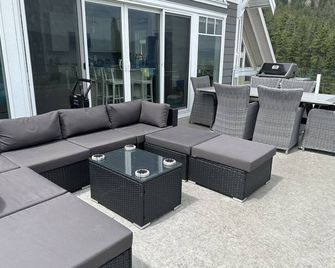 Amazing Lake View 4Bdrm Sleeps 8 Pet Friendly - Fintry - Patio