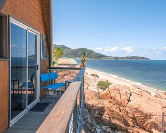 Base Backpackers Magnetic Island - Magnetic Island - Balcón