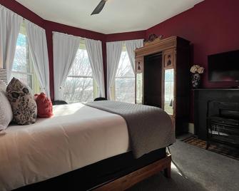 Stone Gables Inn - קליבלנד - חדר שינה